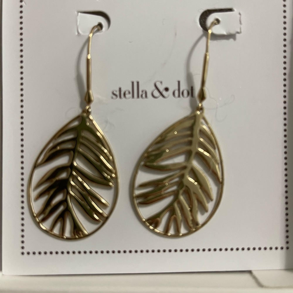 Stella & Dot Filigree Earrings - Botanical